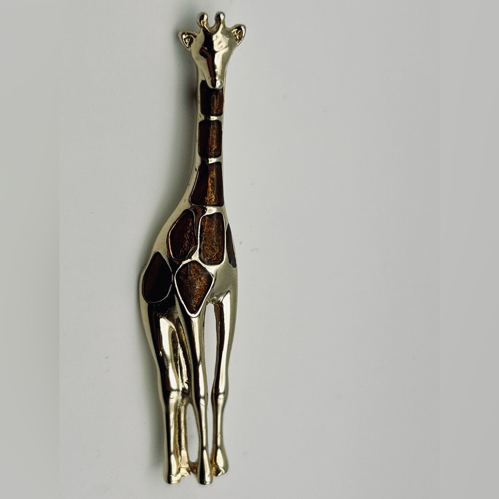 Elegant signed Giraffe Brooch Pin Safari Zoo Exotic